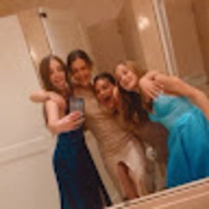 Meet your Posher, Elizabeth